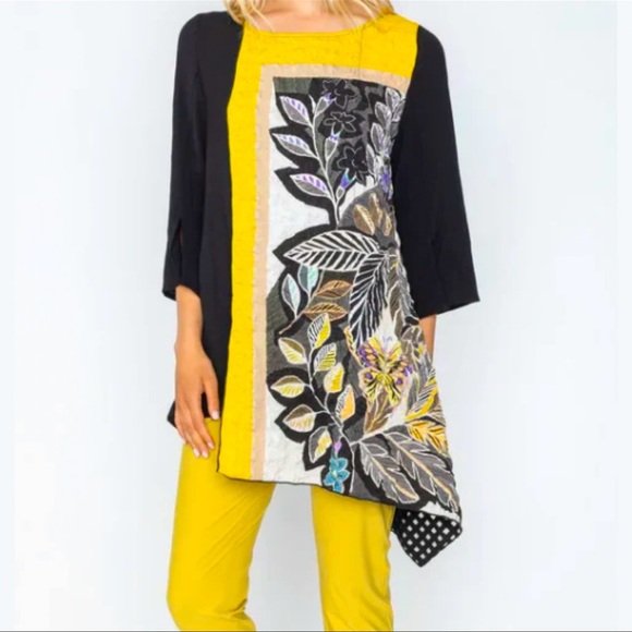 IC Collection Tops - Chic Yellow Floral Layered Tunic Mesh Designer IC Collection Excellent Condition
